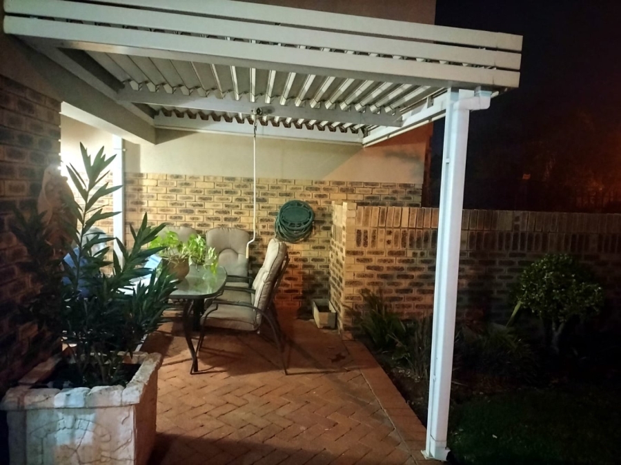 2 Bedroom Property for Sale in Heuwelsig Free State